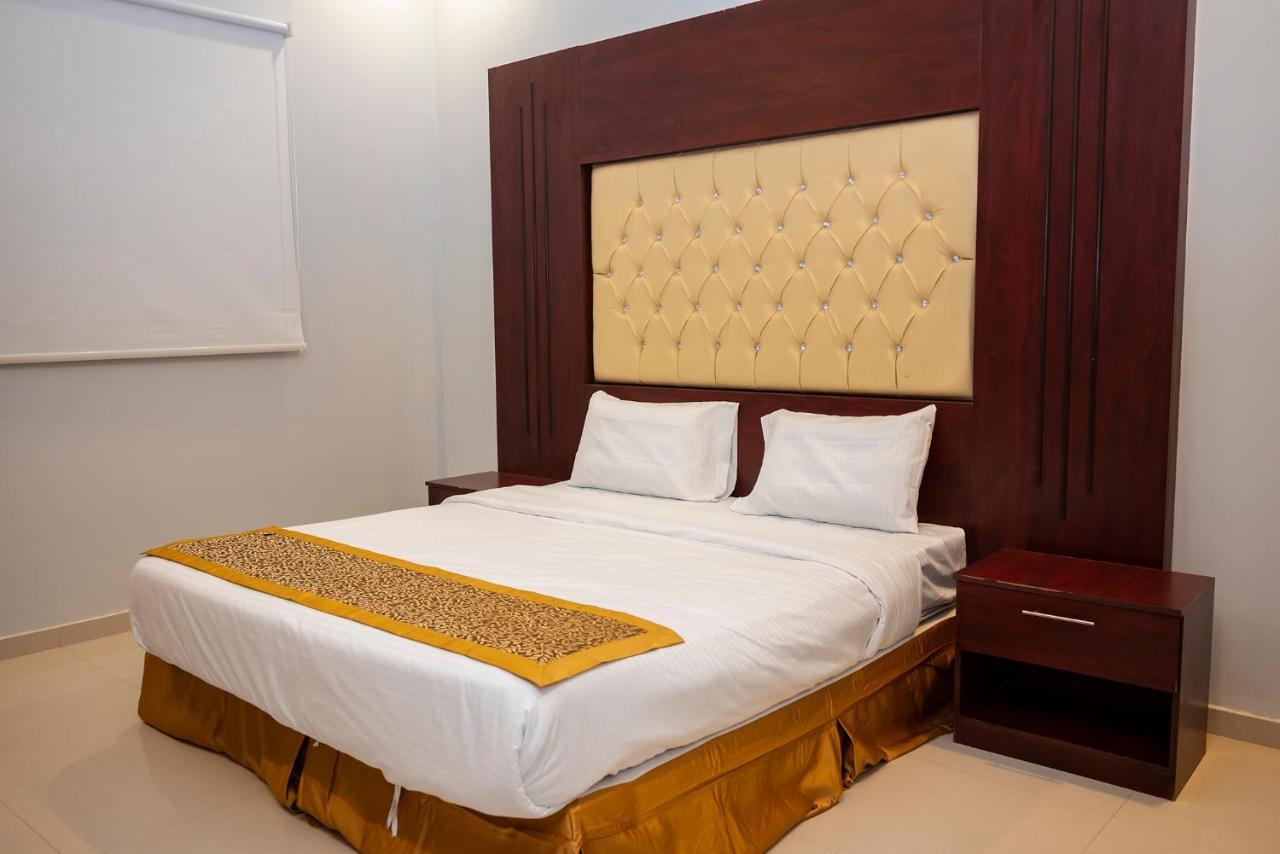 Ahlin 4 3* Riyadh